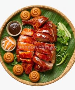 Combo vịt da giòn nửa con với bánh bao chiên, da giòn rụm, thịt mềm ngọt, ăn kèm nước chấm đặc biệt